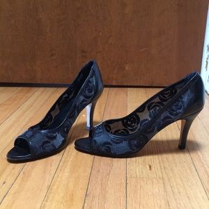 Black heels with mesh roses